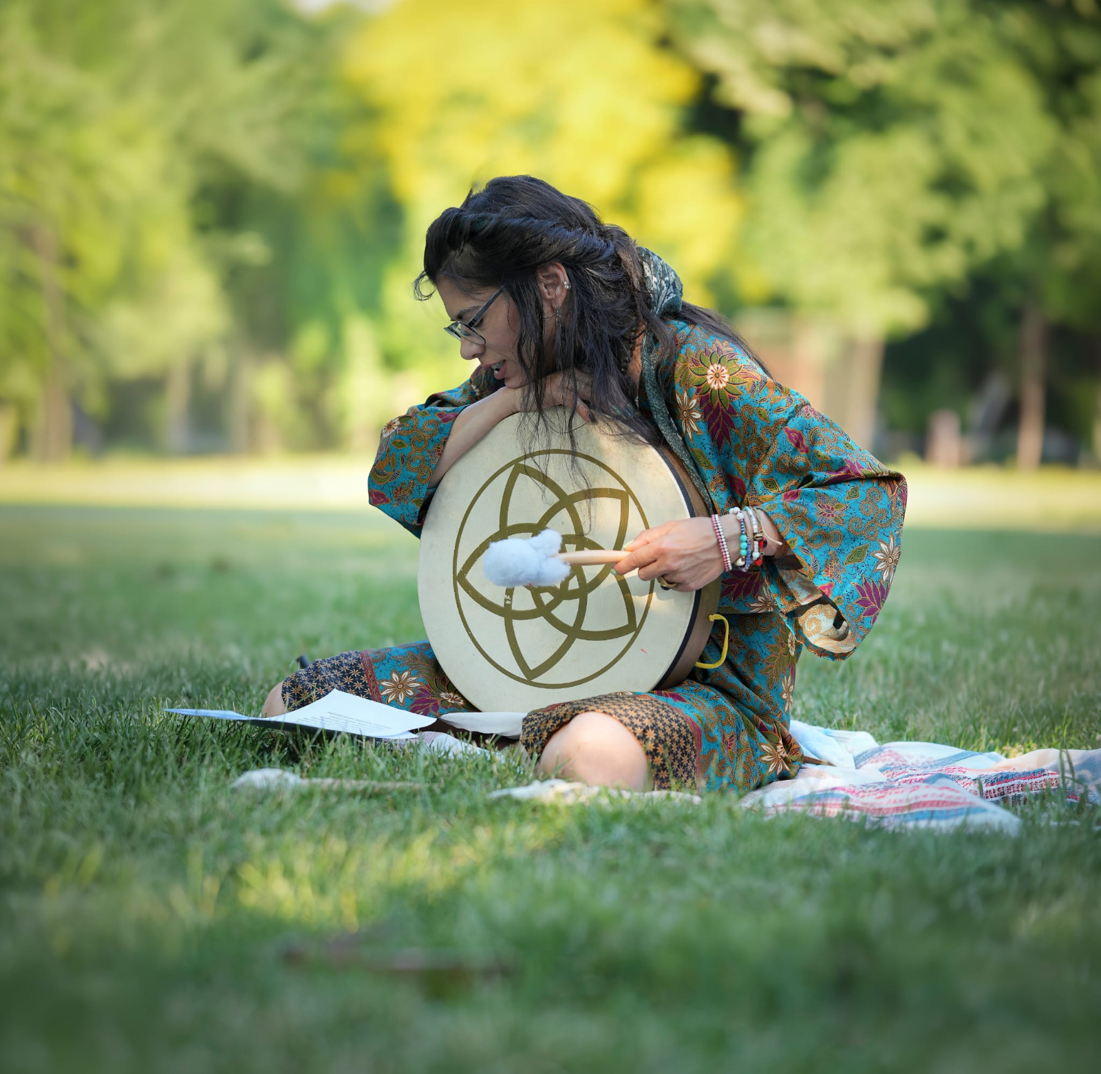 Alexandra, the zodiac bracelet workshop instructor